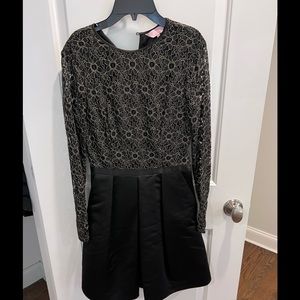 Gorgeous Ted baker gold and black lace dress worn once. Flares a bit fromwaist